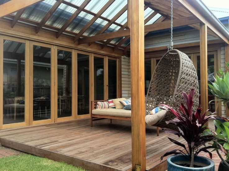 Building a Wooden Veranda: Embracing Outdoor Living with Craftsmanship