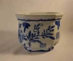 Delft Pottery Marks and How to Spot Them