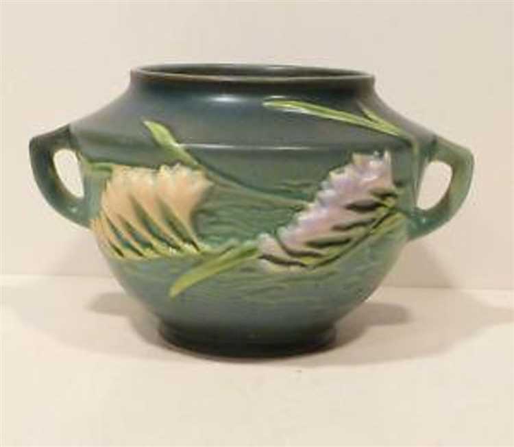 Identifying Authentic Roseville Pottery: Tips and Tricks