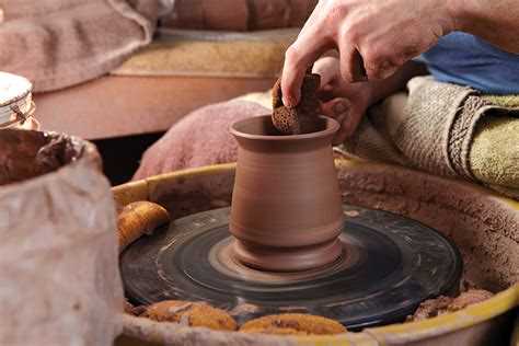 The country most famous for pottery