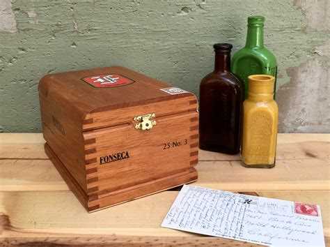 Wooden Cigar Boxes: Repurposing Containers with Artistic Touches