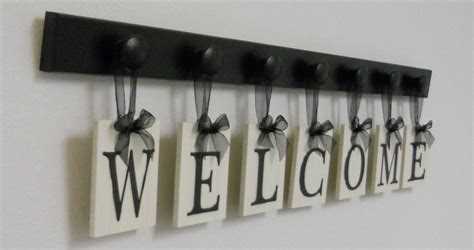 Wooden Welcome Signs: Inviting Guests with Artful Greetings