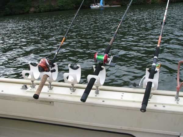 Woodworking for Fishing Enthusiasts: Crafting Custom Rod Holders and Tackle Boxes