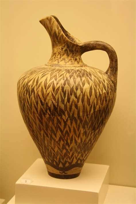 Mythological Imagery: Unraveling the Symbolism in Minoan Pottery