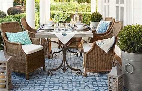 Who makes pottery barn outdoor furniture