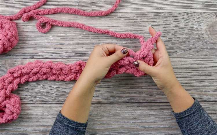Learn How to Finger Knit a Blanket