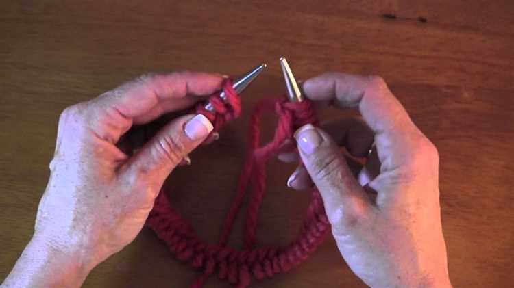 Learn How to Join a Knitting Round Like a Pro