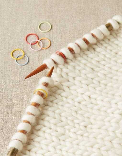 Joining knitting stitches: step-by-step guide