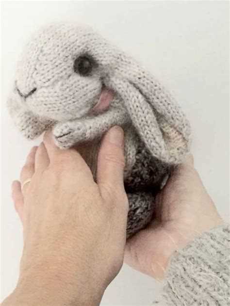 Learn How to Knit a Bunny for Beginners