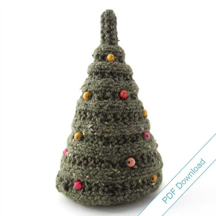 Learn How to Knit a Christmas Tree