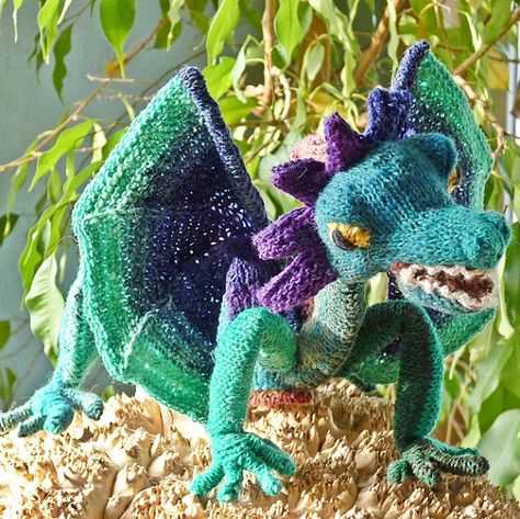 Learn How to Knit a Dragon