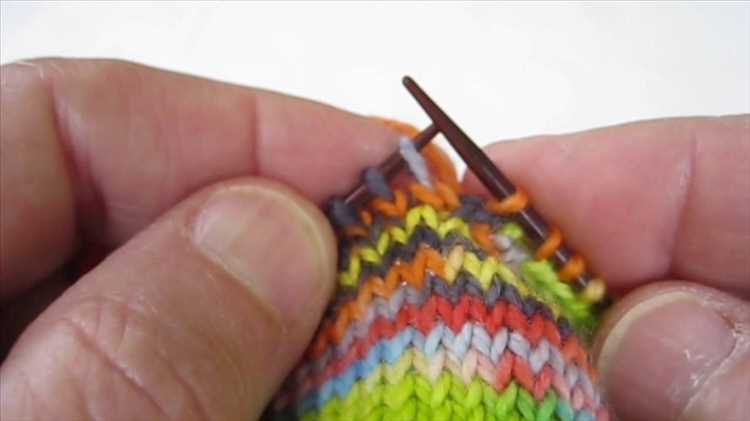 How to repair a hole in your knitted garment
