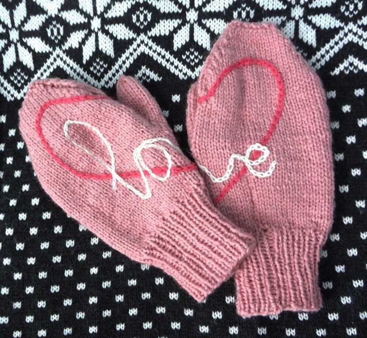 Learn How to Knit a Mitten: Step-by-Step Tutorial