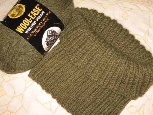 Learn how to knit a neck warmer at home