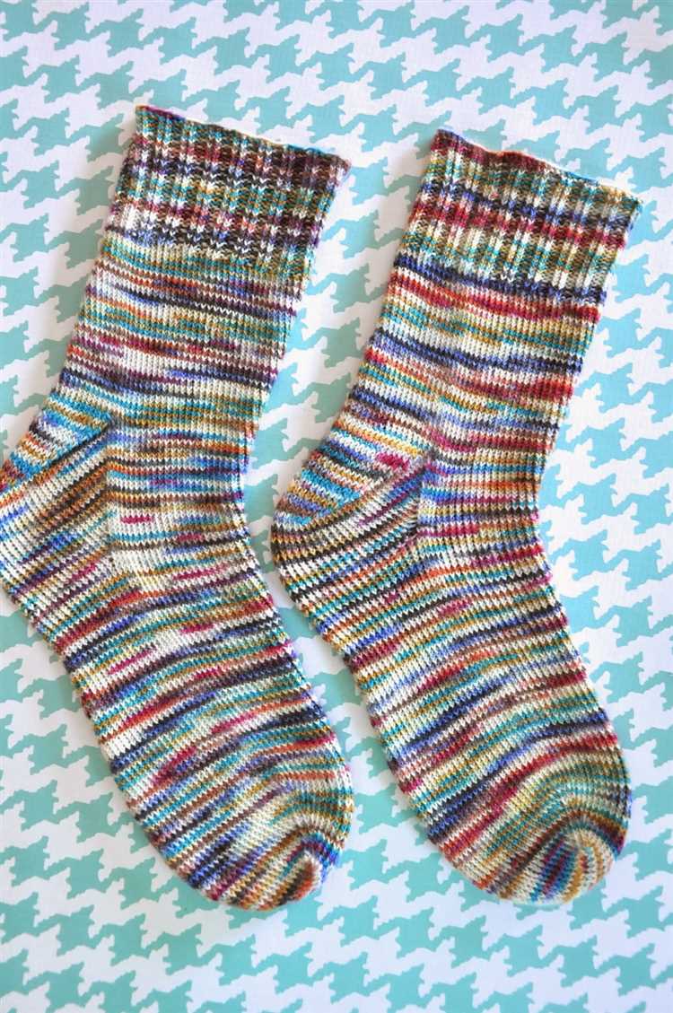 Learn How to Knit a Pair of Socks Step by Step