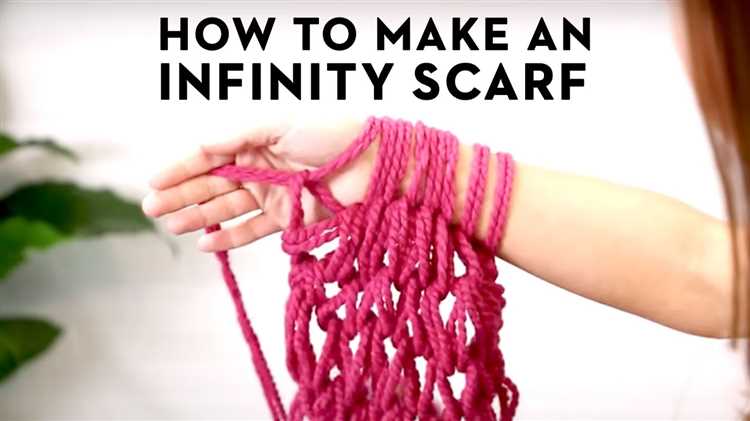 Learn how to knit a scarf with your fingers