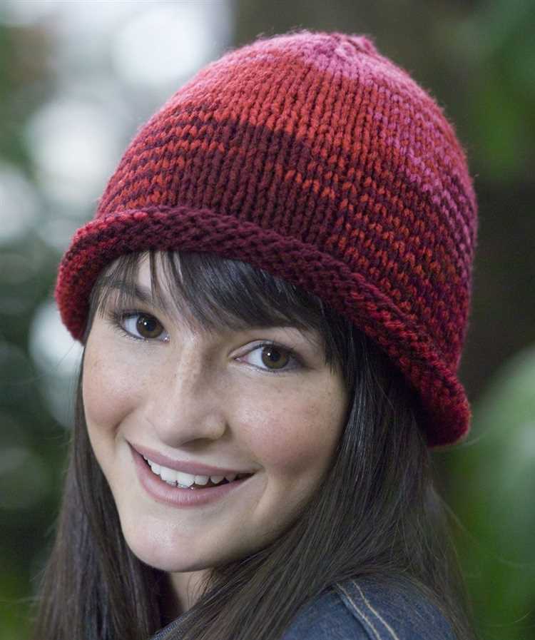 Learn How to Knit a Simple Hat