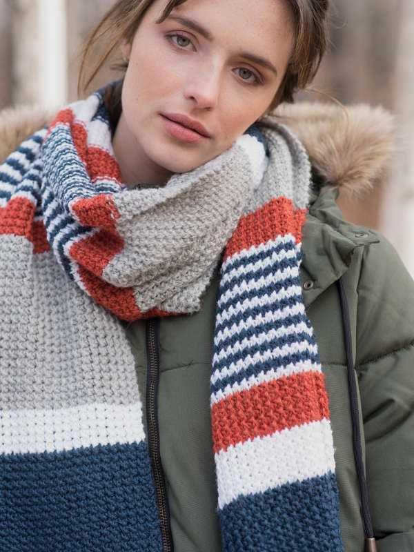 Learn how to knit a striped scarf