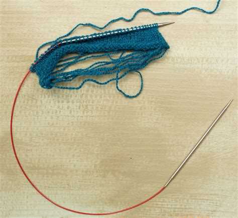 Step-by-Step Guide on Knitting a Swatch in the Round