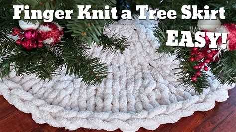 Learn the Easy Steps to Knit a Tree Skirt
