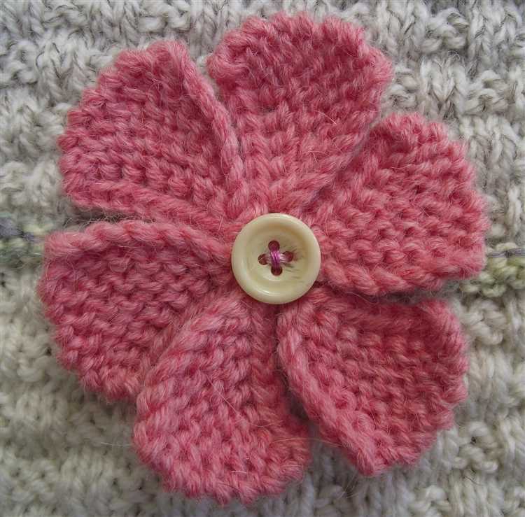 Learn to Knit Beautiful Flowers with These Easy Steps