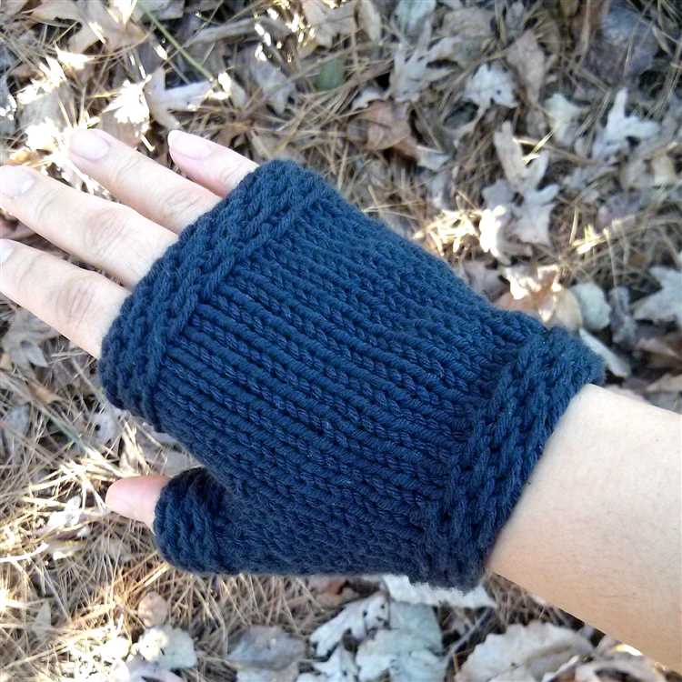 Knitting Gloves for Beginners: Step-by-Step Guide