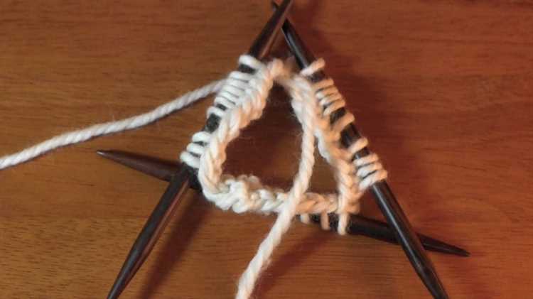 Knitting in the Round with Double Pointed Needles: A Step-by-Step Guide