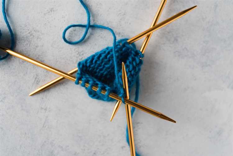 Learn How to Knit in the Round on Double Pointed Needles