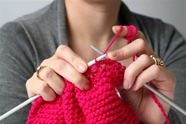 Learn how to knit left handed