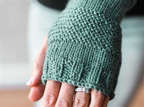 Knitting mittens in the round: A step-by-step guide