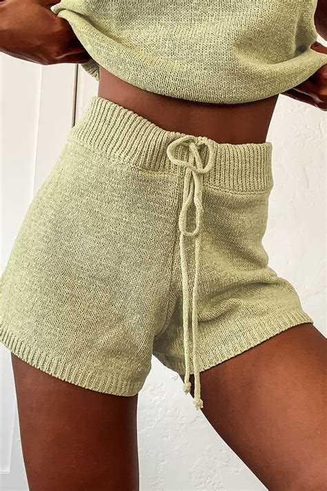 Learn how to knit shorts