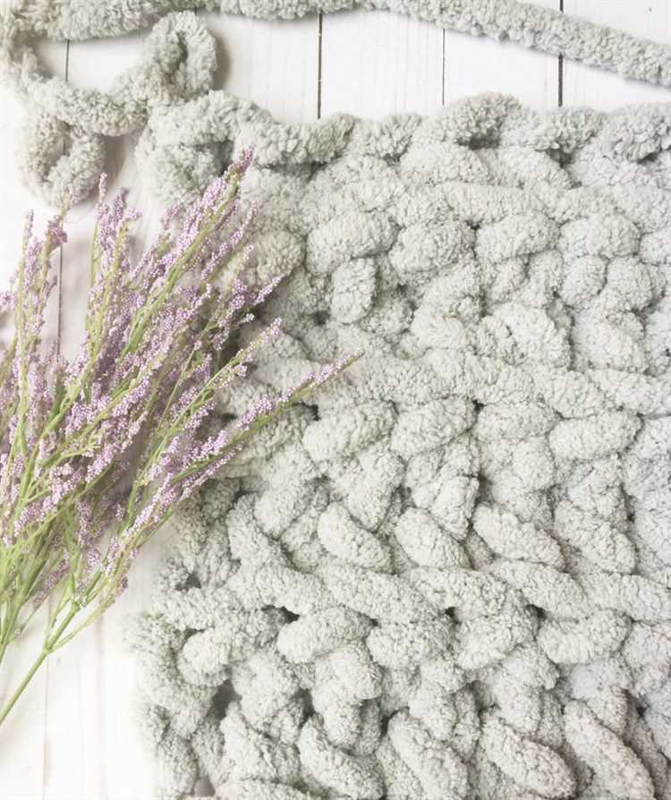 How to Make a Chunky Finger Knit Blanket