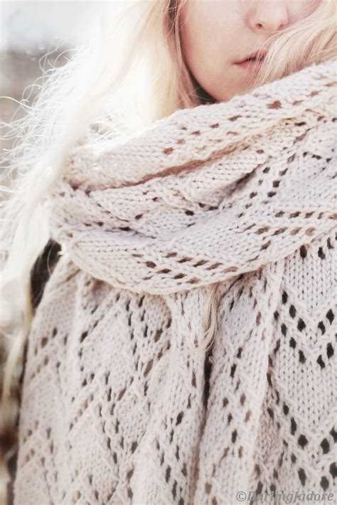 Step-by-Step Guide: How to Make a Knit Scarf