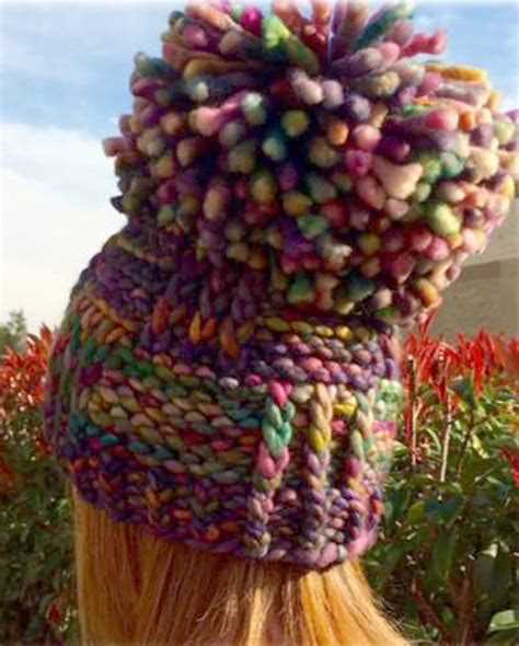 Easy DIY Tutorial for Creating Pom Poms for Knitted Hats
