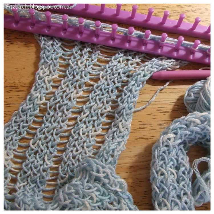 Learn How to Single Knit on a Loom