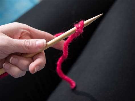 Beginner’s Guide to Starting a Cast On in Knitting