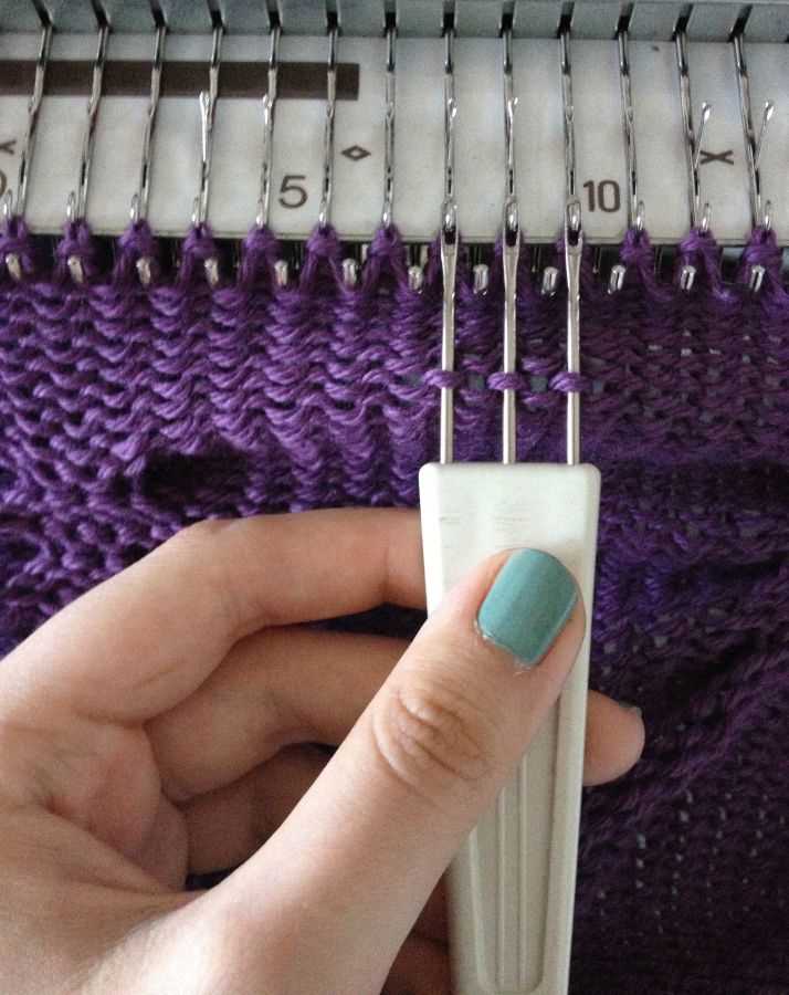 Learn How to Use a Knitting Machine Efficiently