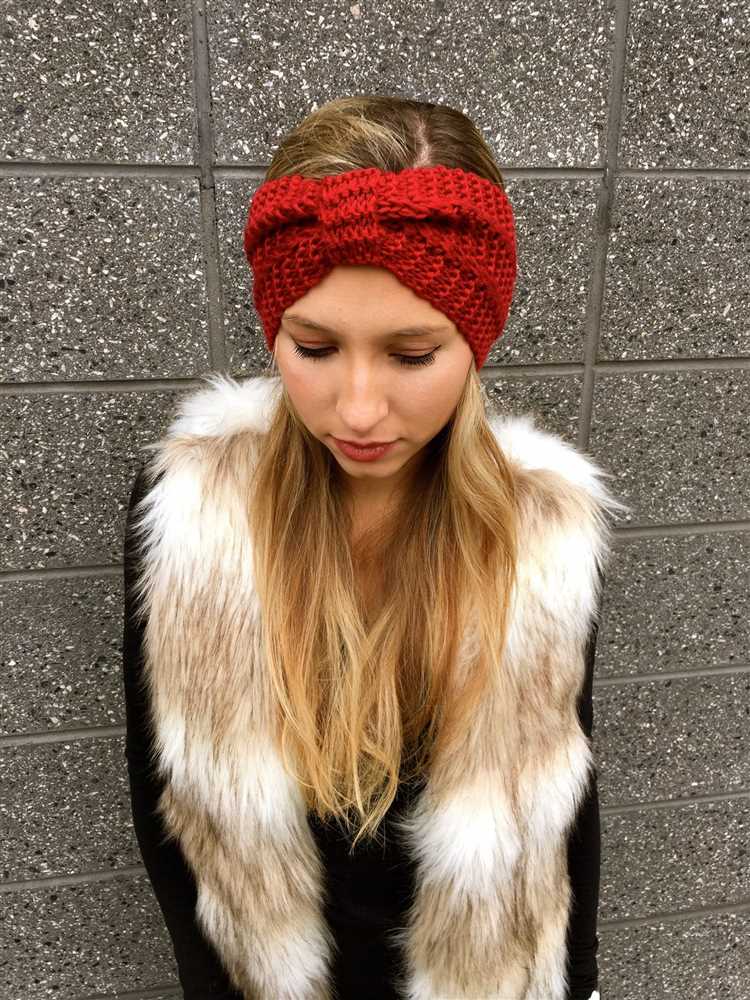 How to Wear a Knitted Headband