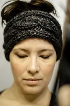 Tips and tricks on how to wear a knitted headband