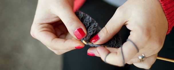 Is knitting faster than crocheting? Comparing the speeds of two popular fiber crafts